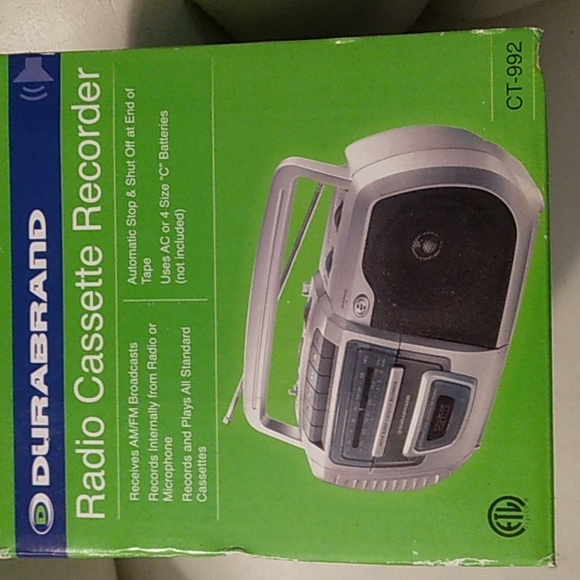 NIB Durabrand AM/FM radio/recorder - Picture 2 of 7